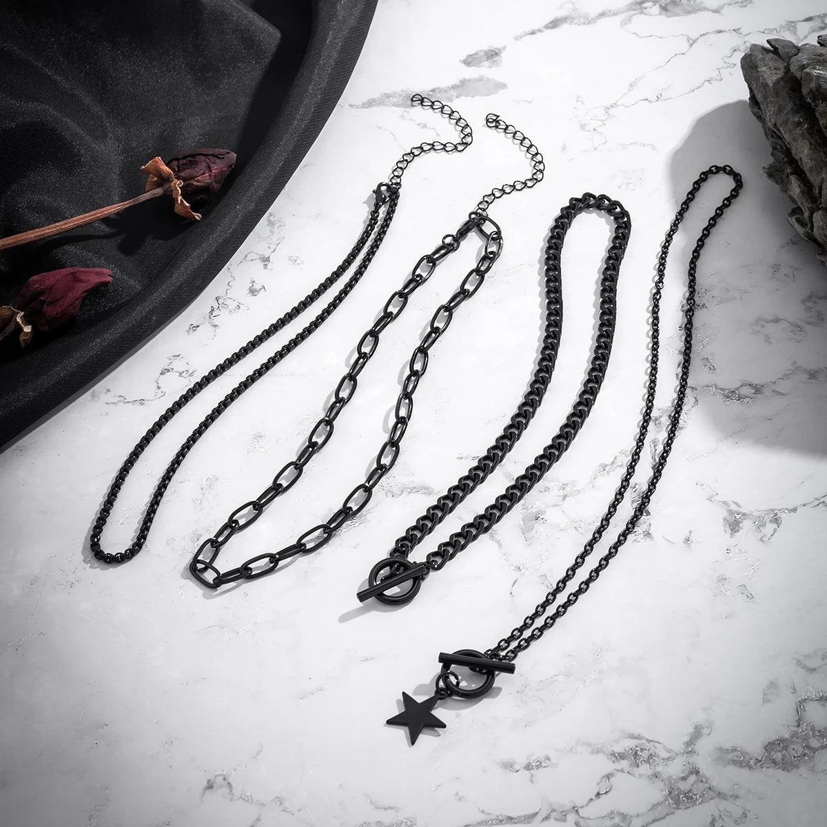 Collier gothique en alliage de fer