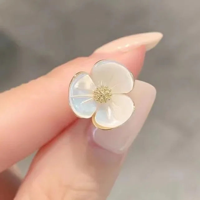 Blühende Eleganz: Modisches Blumenschleifen-Broschen-Set für Damen