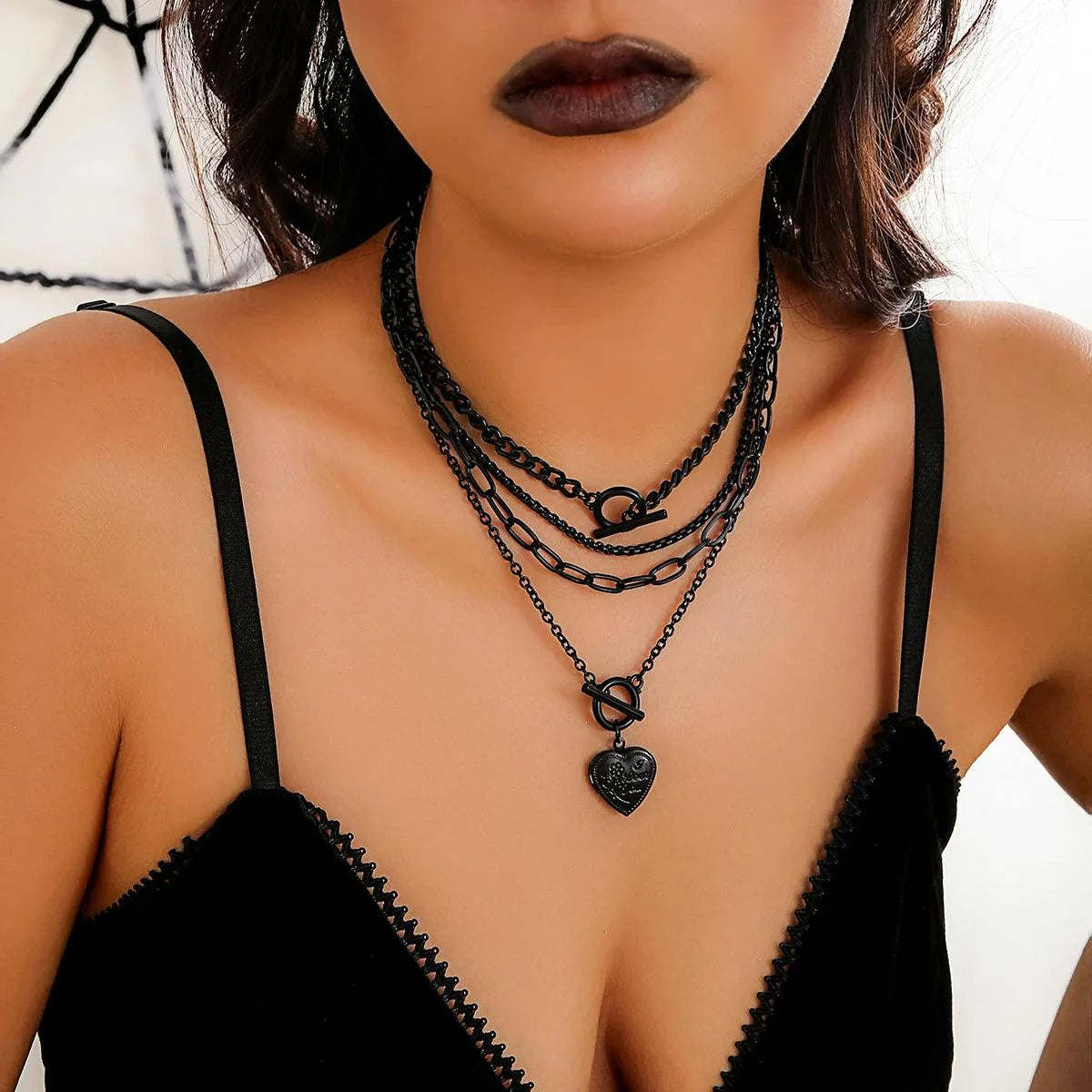 Collier gothique en alliage de fer