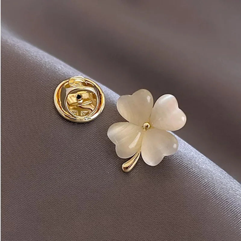 Blühende Eleganz: Modisches Blumenschleifen-Broschen-Set für Damen