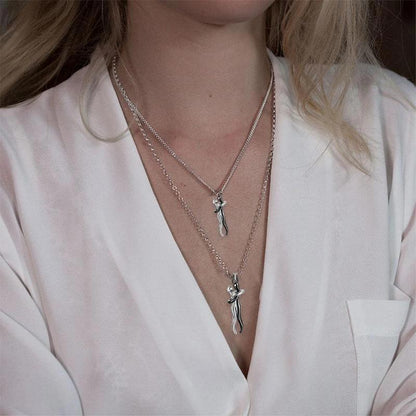 Halskette mit Umarmung im Love-Stil