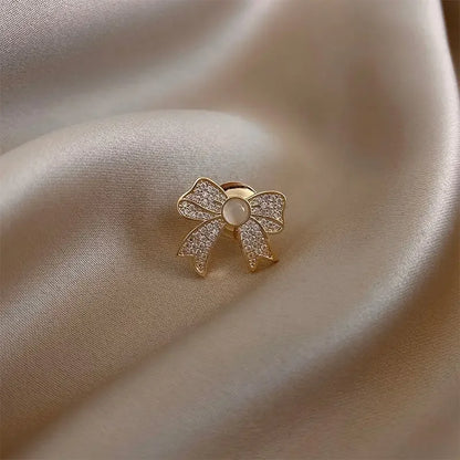 Blühende Eleganz: Modisches Blumenschleifen-Broschen-Set für Damen
